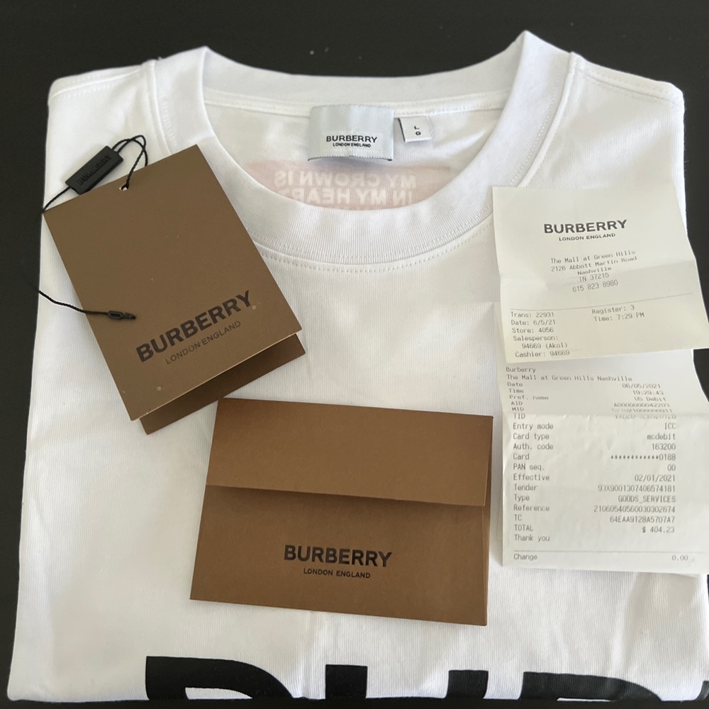 Burberry t shirt